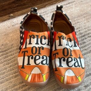 Women’s Trick or Treat Slip-On Shoes - Orange and Black